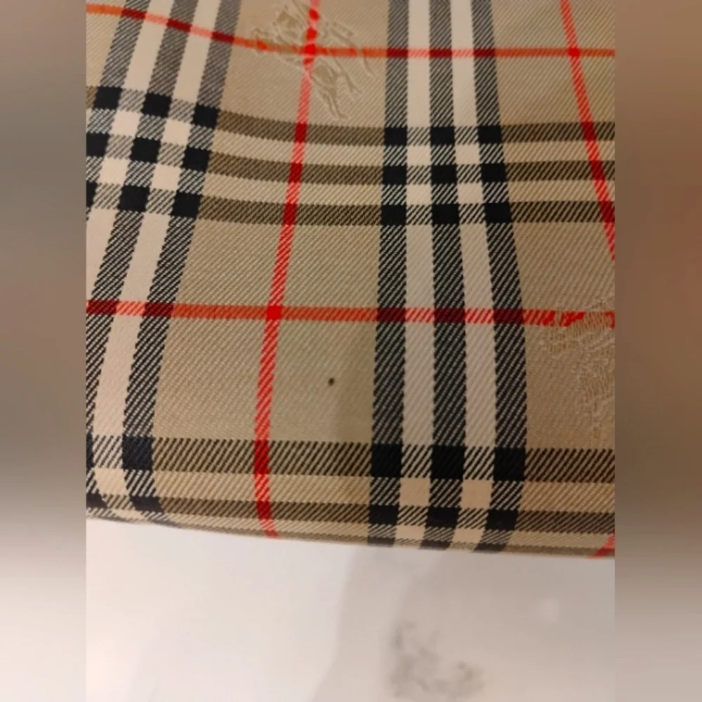Burberrys Vintage Nova Check Clutch With Brown Leather - Picture 15 of 16